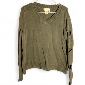 Ruby Moon green V-Neck Sweater